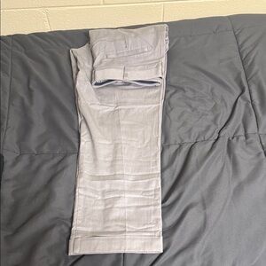 Roundtree & Yorke Navy and White Pants